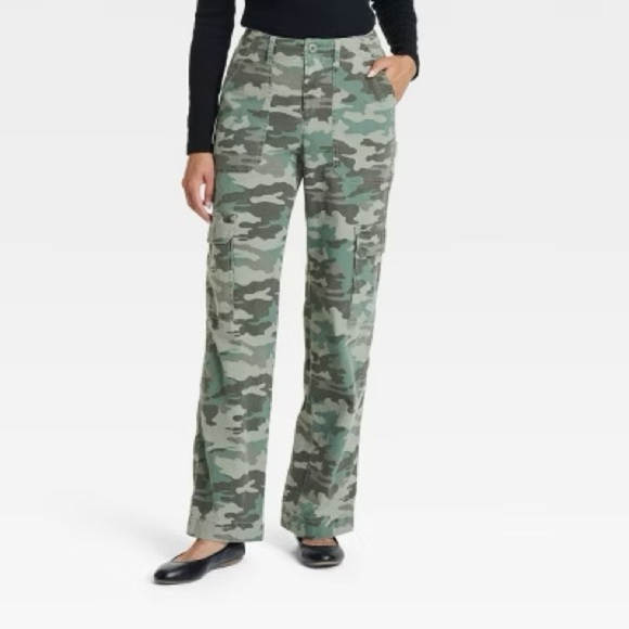 Universal Thread Green Urban Camouflage Trousers - Picture 1 of 5